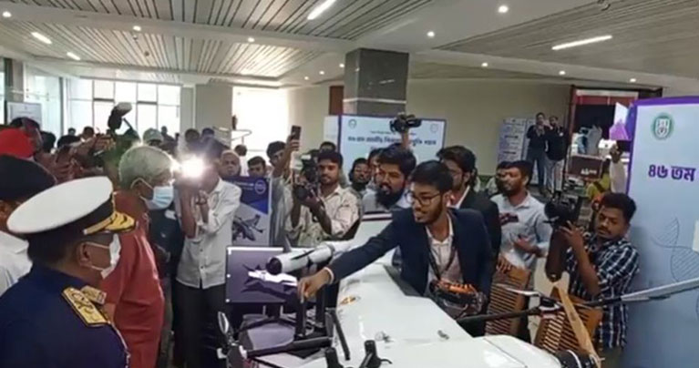 দেশে প্রথম মিলিটারি ড্রোন উদ্ভাবনে সাফল্য খুদে বিজ্ঞানীদের